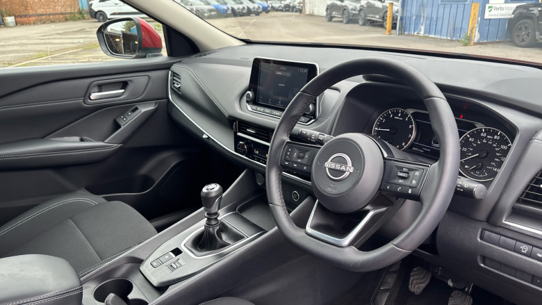 Nissan Qashqai 1.3 DiG-T MH Acenta Premium 5dr Petrol Hatchback